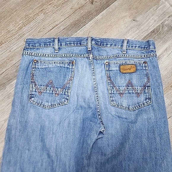 Wrangler Men's Jeans - Picture 10 of 12